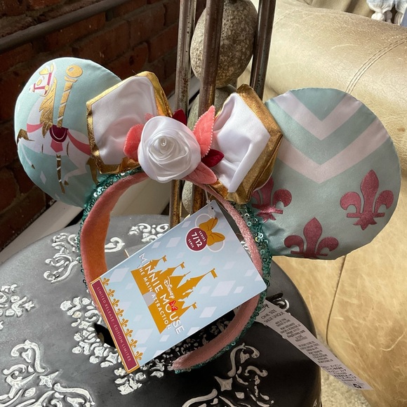 💕Disney Main Attraction Carousel Minnie Ears - Picture 2 of 7